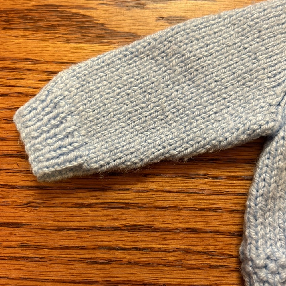 New Handmade Knitted Newborn Blue Cardigan Sweater & Blanket Set - Picture 5 of 10